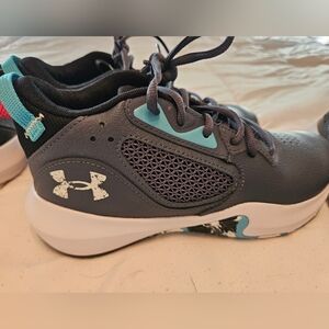 Youth Under Armor Shoes size 4.5